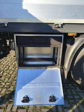 Cassetto in lamiera con supporto in cassettiera camion
