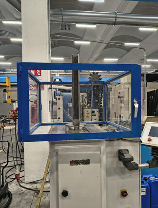 Riparo in tubolare e plexiglas per stozzatrice